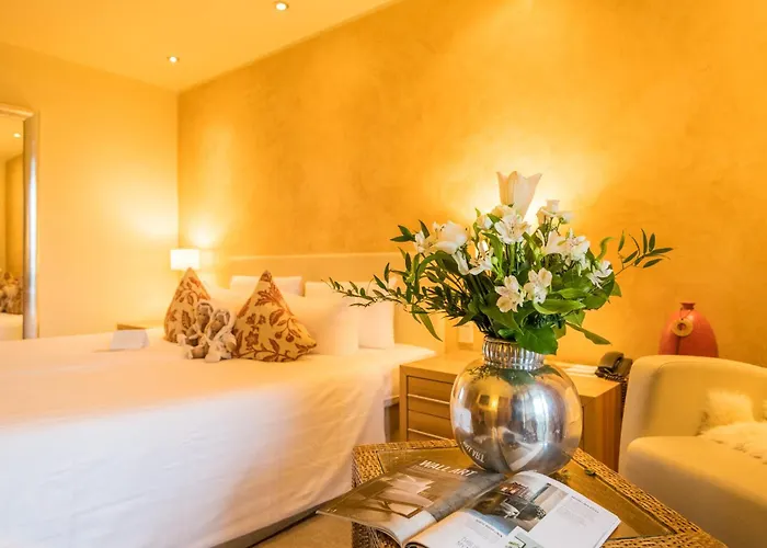 - By Bollants Hotel *